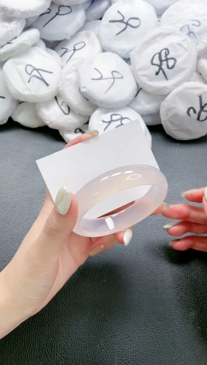 【闪购商品】石英质玉手镯未镶嵌 22L18-60