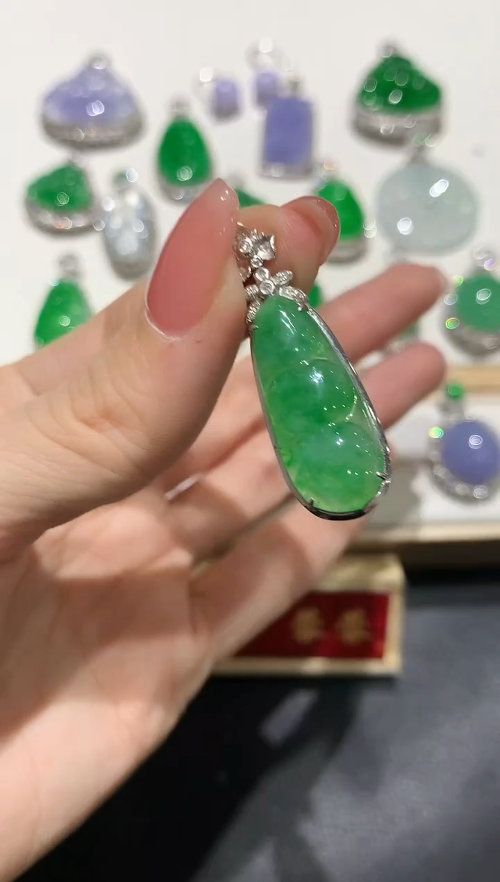【闪购商品】翡翠吊坠(不含链)18K金镶嵌团购2