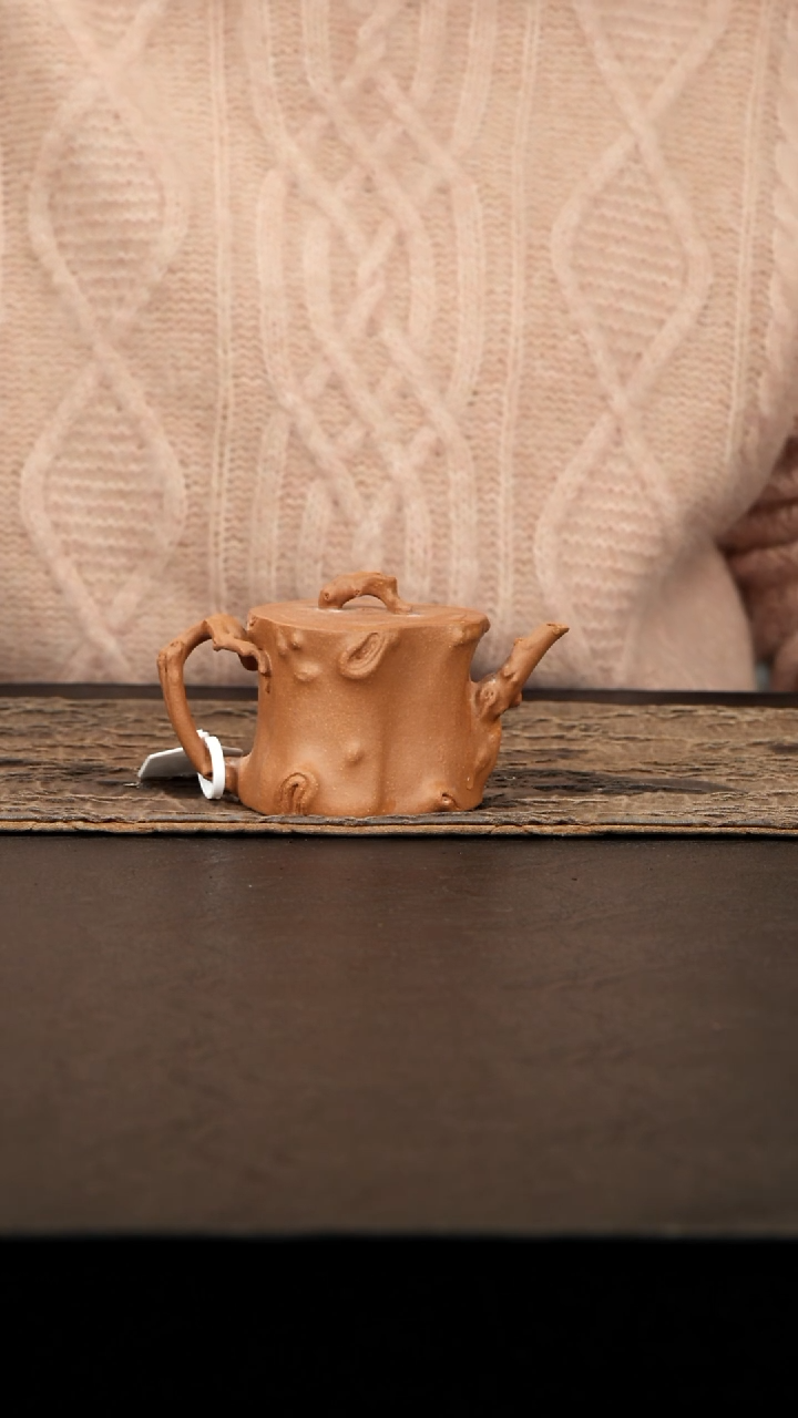 茶壶紫砂老段泥树桩壶140cc