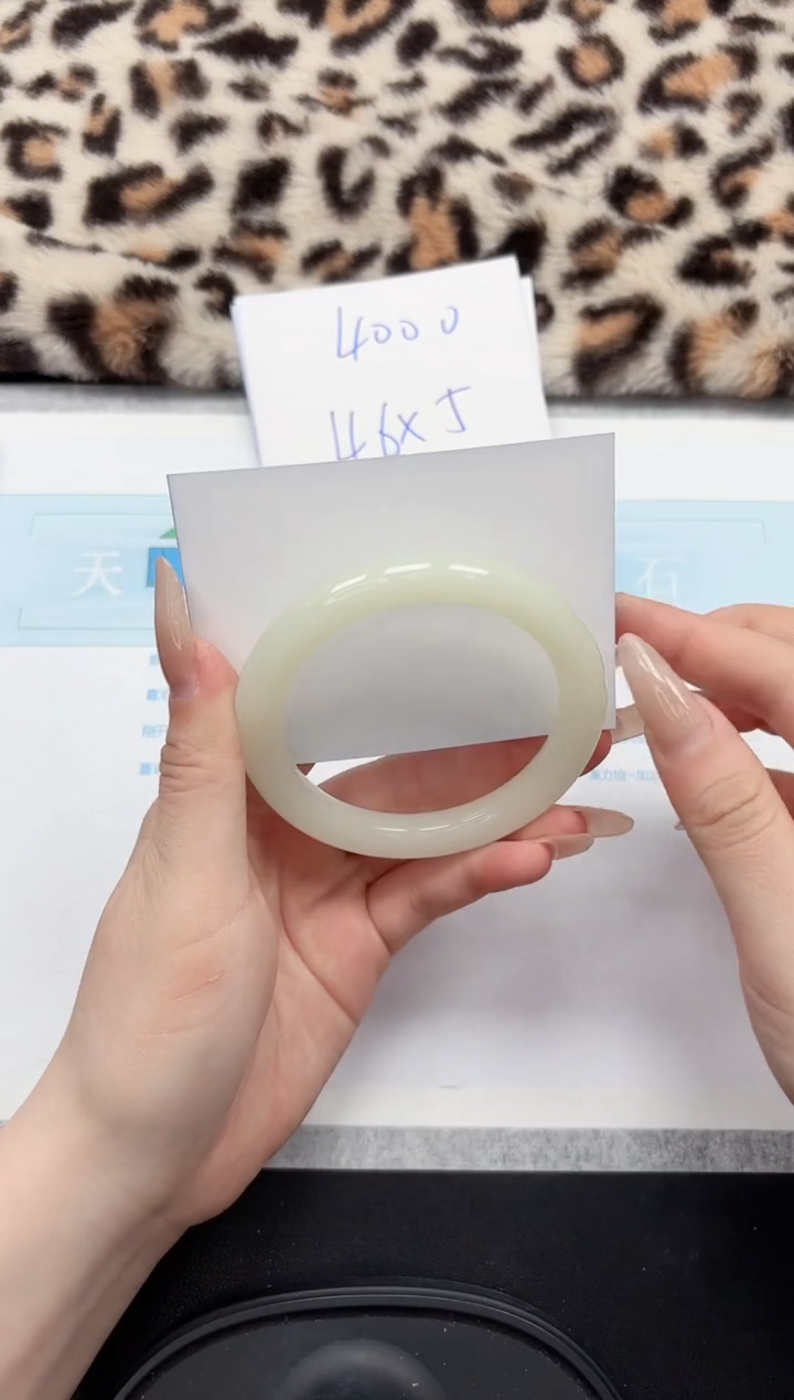 【闪购商品】石英质玉手镯未镶嵌69-55