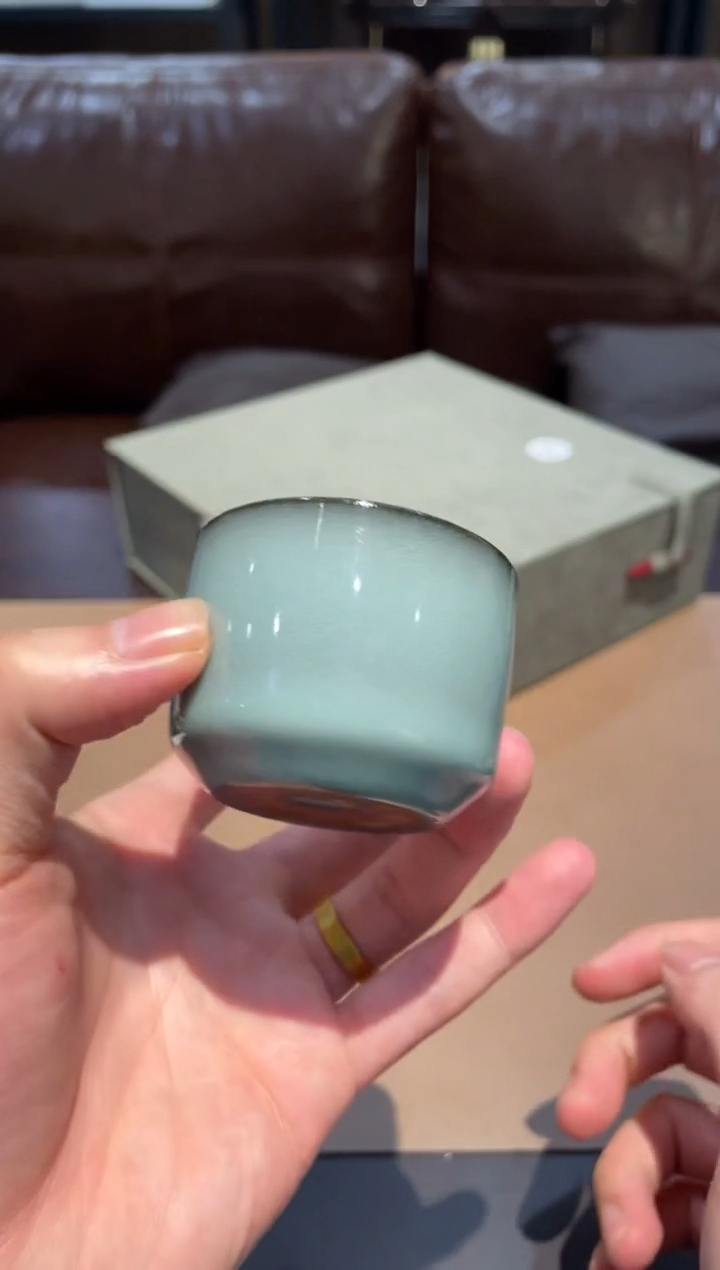 52窑承青瓷铁胎扳指杯