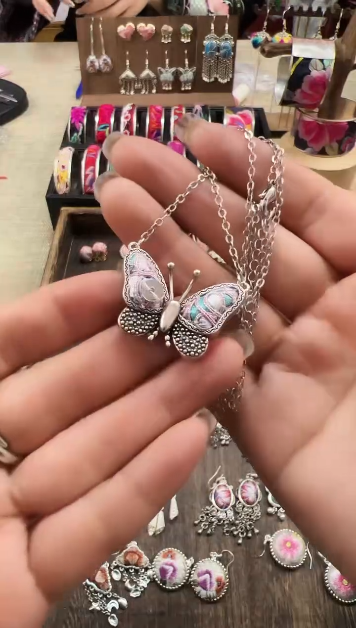 【闪购商品】织绣民族风老绣饰品044