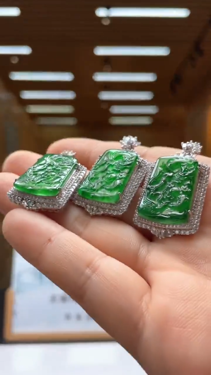 翡翠未镶嵌颈饰多样性发货（只发一件）x20