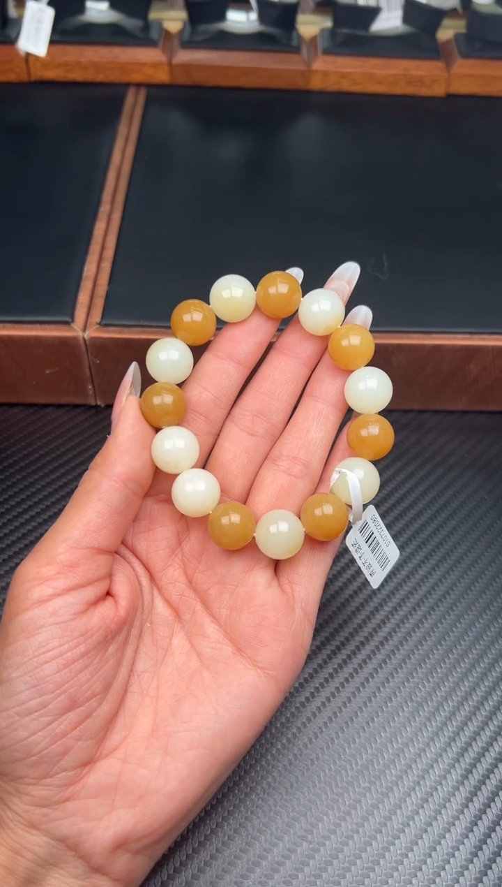 未镶嵌手串和田玉且末金山微色差卡14