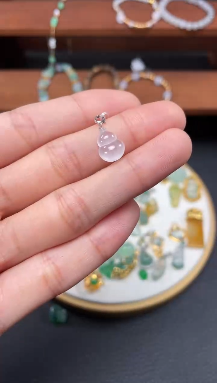 【闪购商品】翡翠吊坠(不含链)18K金镶嵌一个   JK693