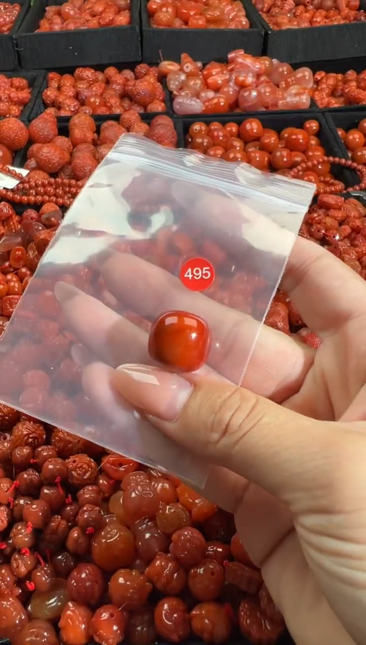 南红玛瑙未镶嵌颈饰1