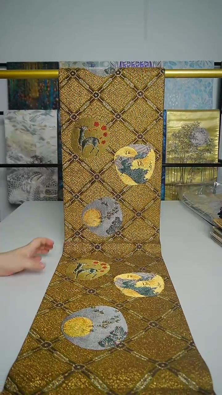 织绣织锦10织金小鹿