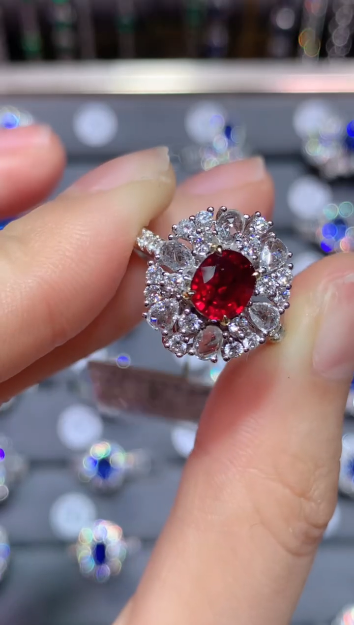 【闪购商品】红宝石戒指18K金镶嵌1.02CT  无烧鸽血红