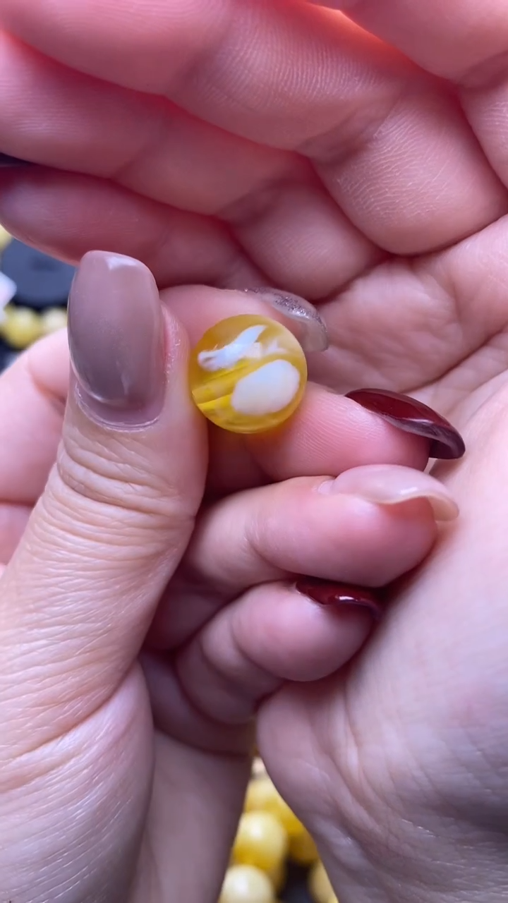 【闪购商品】琥珀裸石未镶嵌月.16