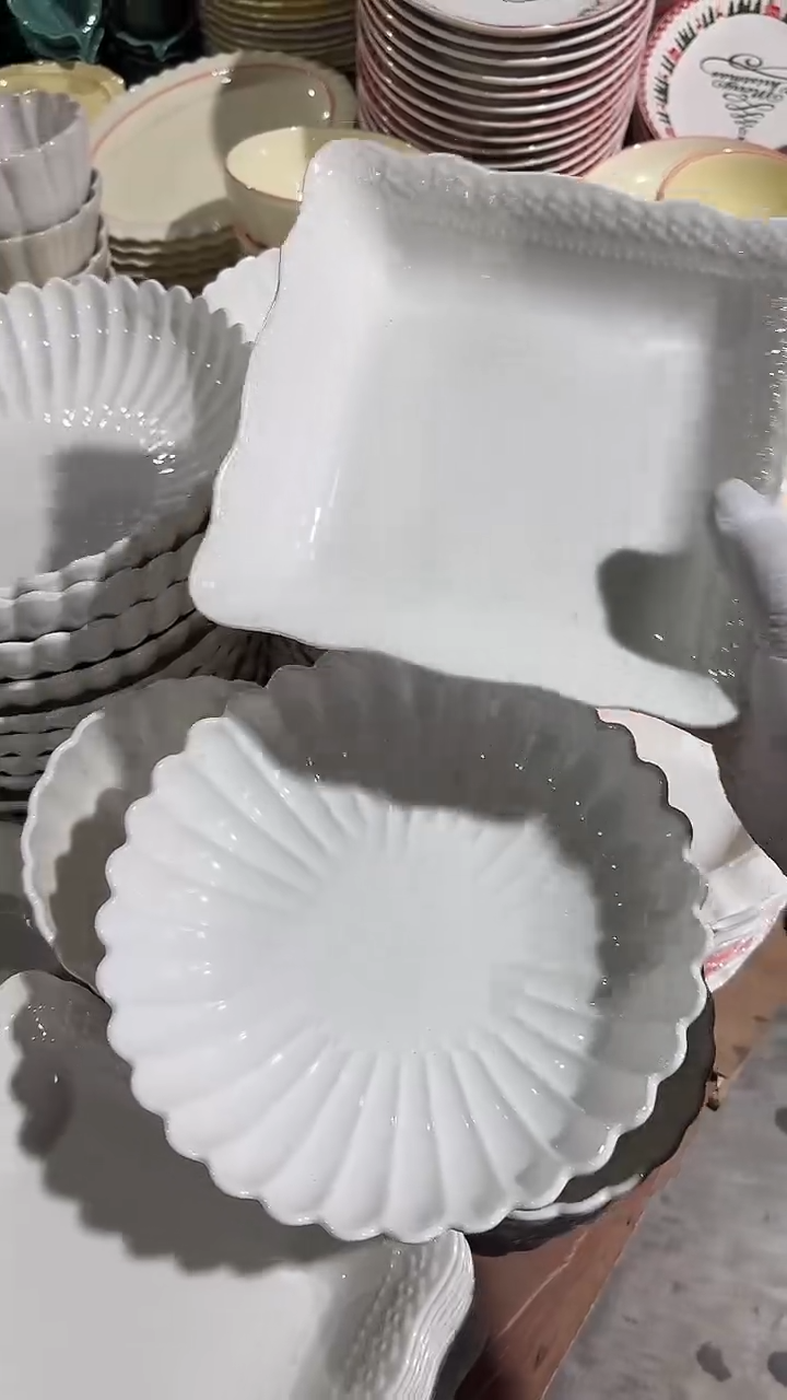 陶瓷浮雕方盘+天目菊深盘2件套微瑕 凑满20元包邮