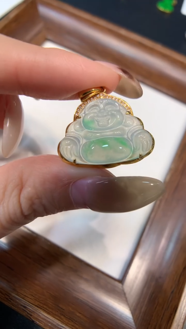 颈饰18K金镶嵌翡翠佛公