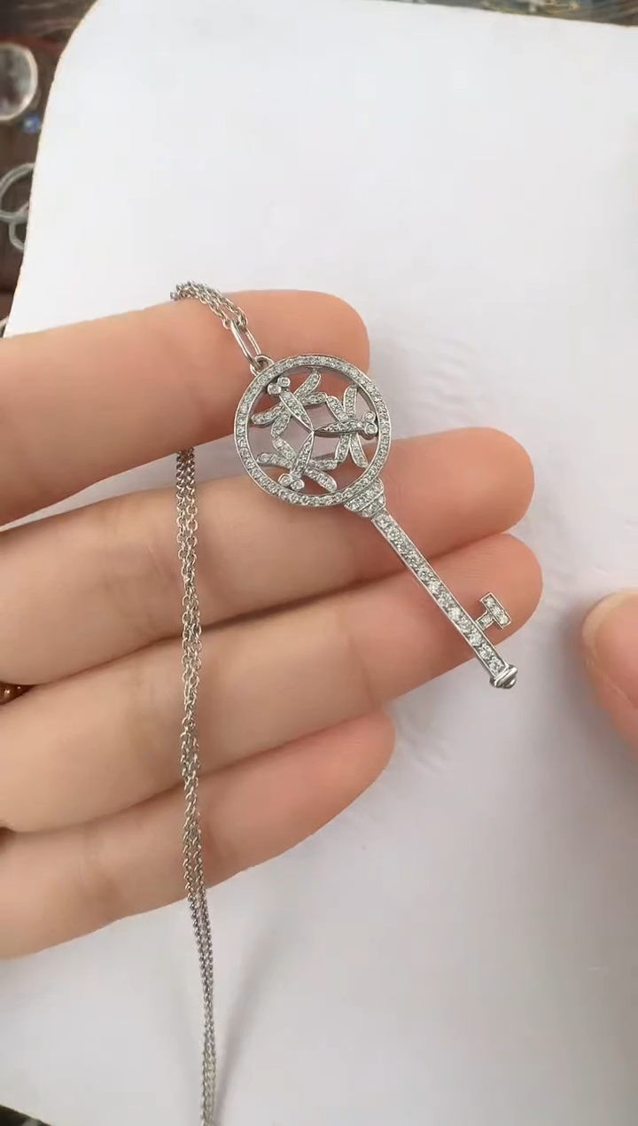 【闪购商品】钻石项链18K金镶嵌蜻蜓钥匙项链【4.59克】