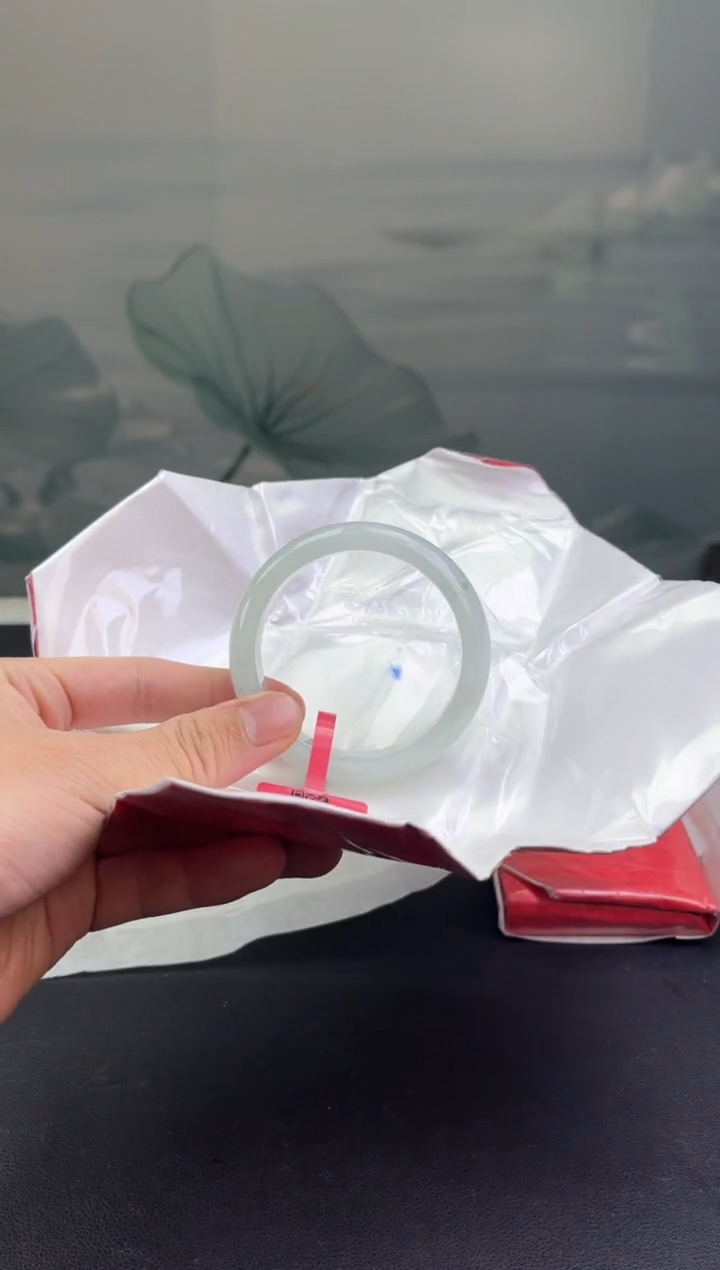 翡翠手镯未镶嵌翡翠手镯8