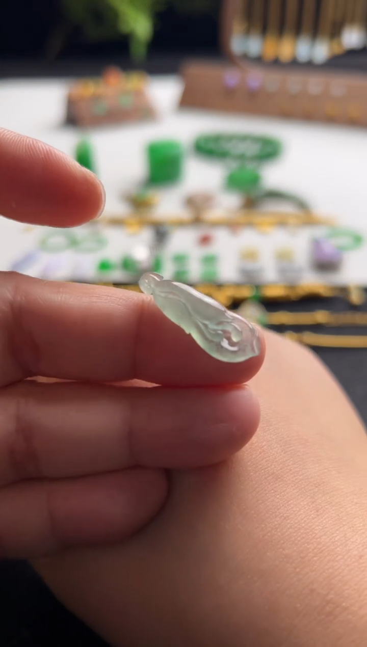 【闪购商品】翡翠裸石未镶嵌480玉兰花