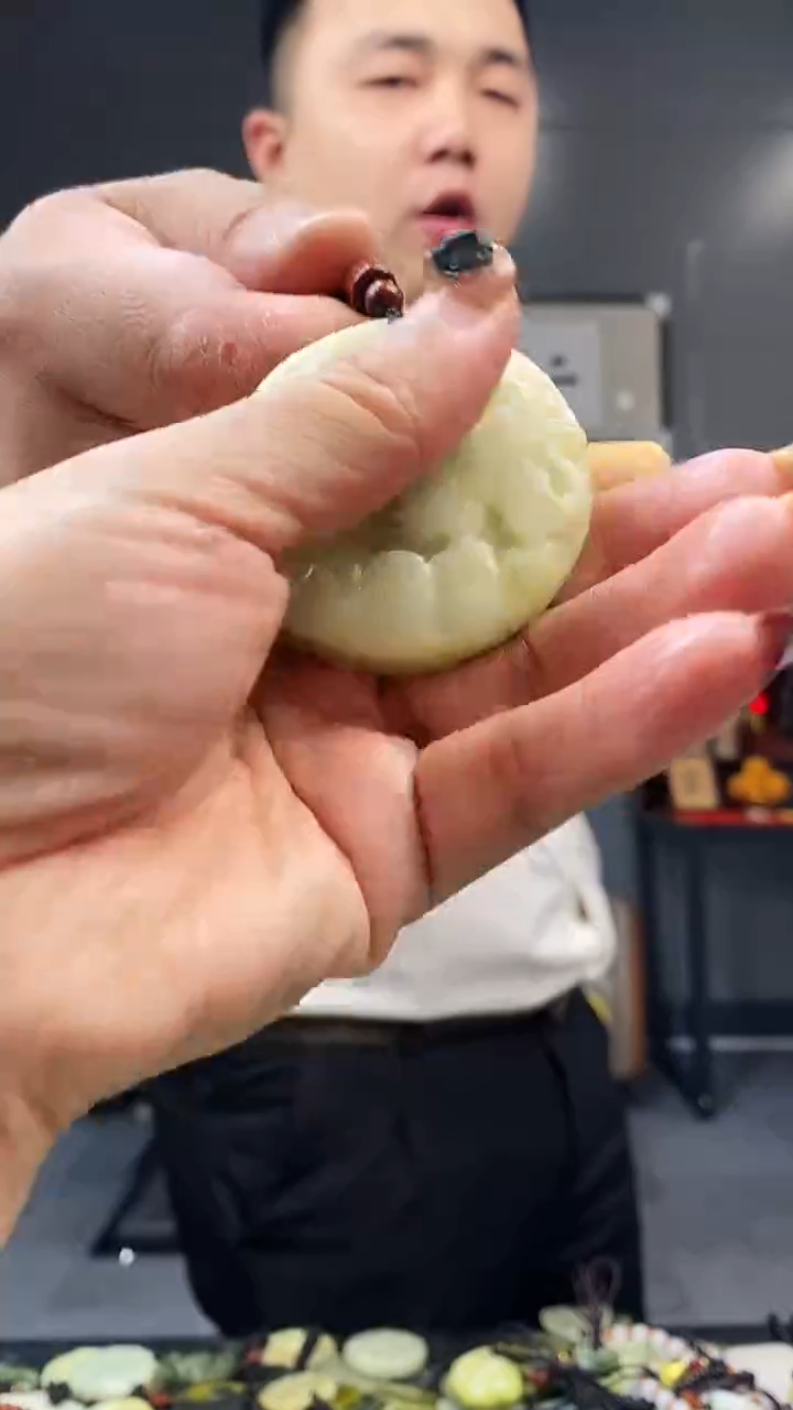 未镶嵌蛇纹石玉其他天然岫玉（多样性发其中之一）