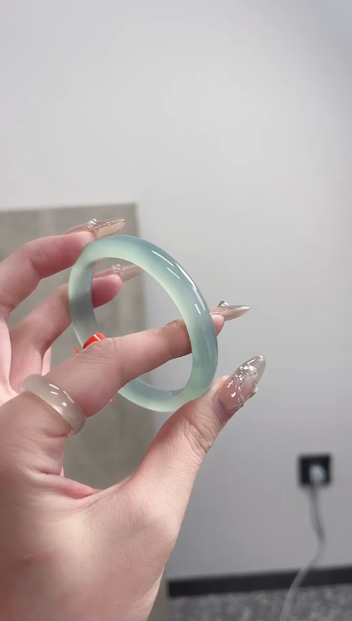 【闪购商品】玛瑙/玉髓手镯未镶嵌54圈 需要包容