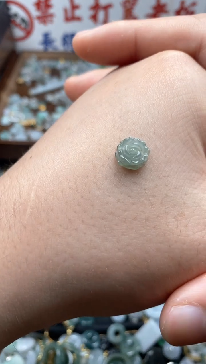 【闪购商品】翡翠颈饰未镶嵌哥哥