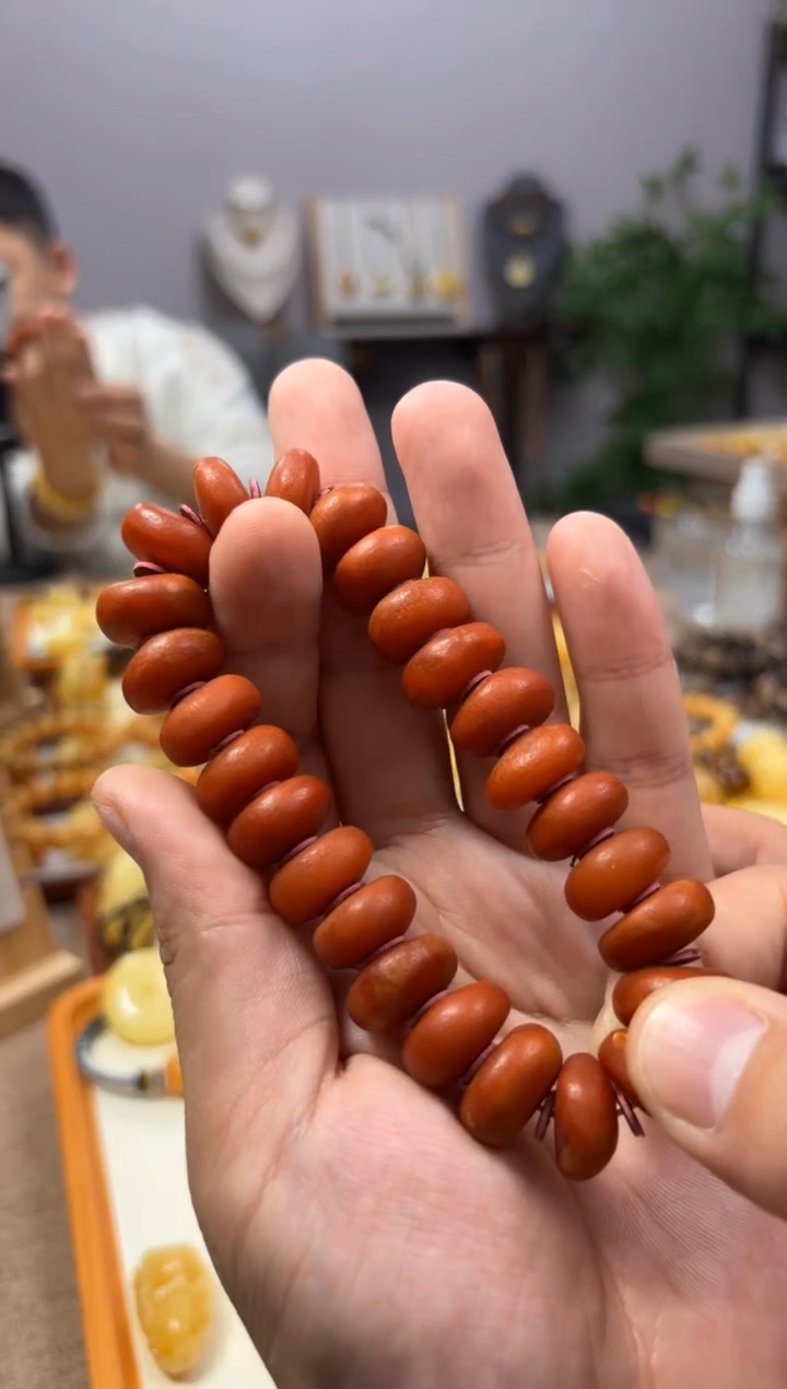 【闪购商品】蜜蜡裸石未镶嵌手串