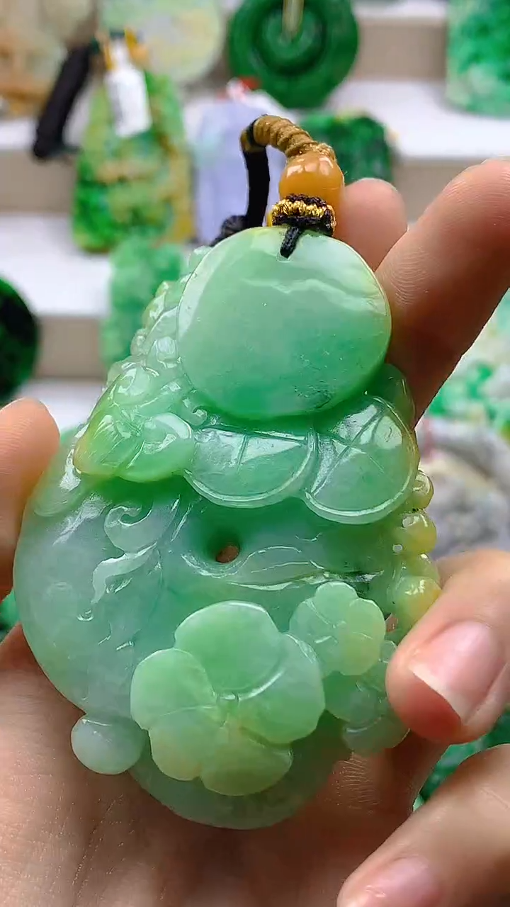 颈饰未镶嵌翡翠天*星天然缅甸a货翡翠