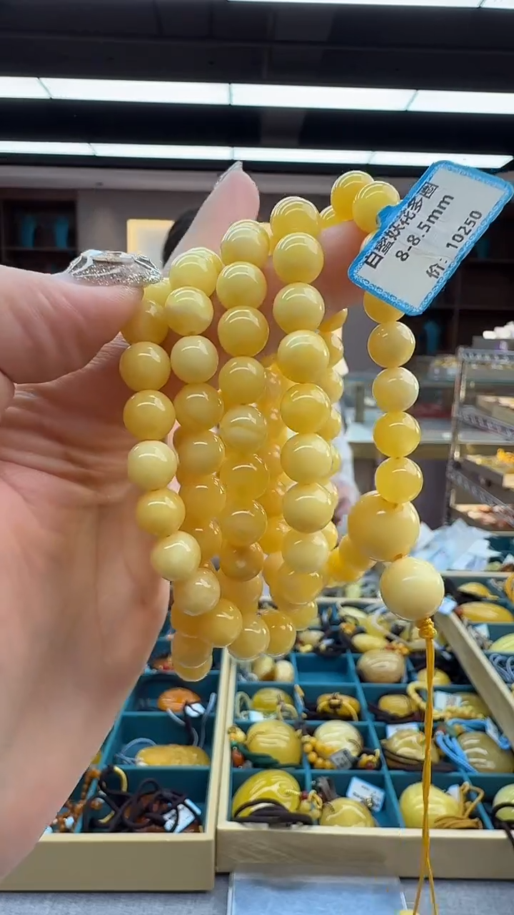 琥珀颈饰未镶嵌92秒拍号 假一罚三 