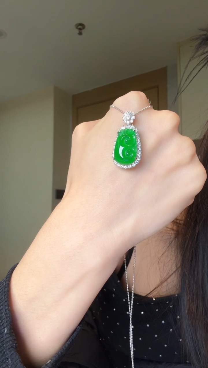 【闪购商品】翡翠吊坠(不含链)银S925镶嵌天然翡翠吊坠