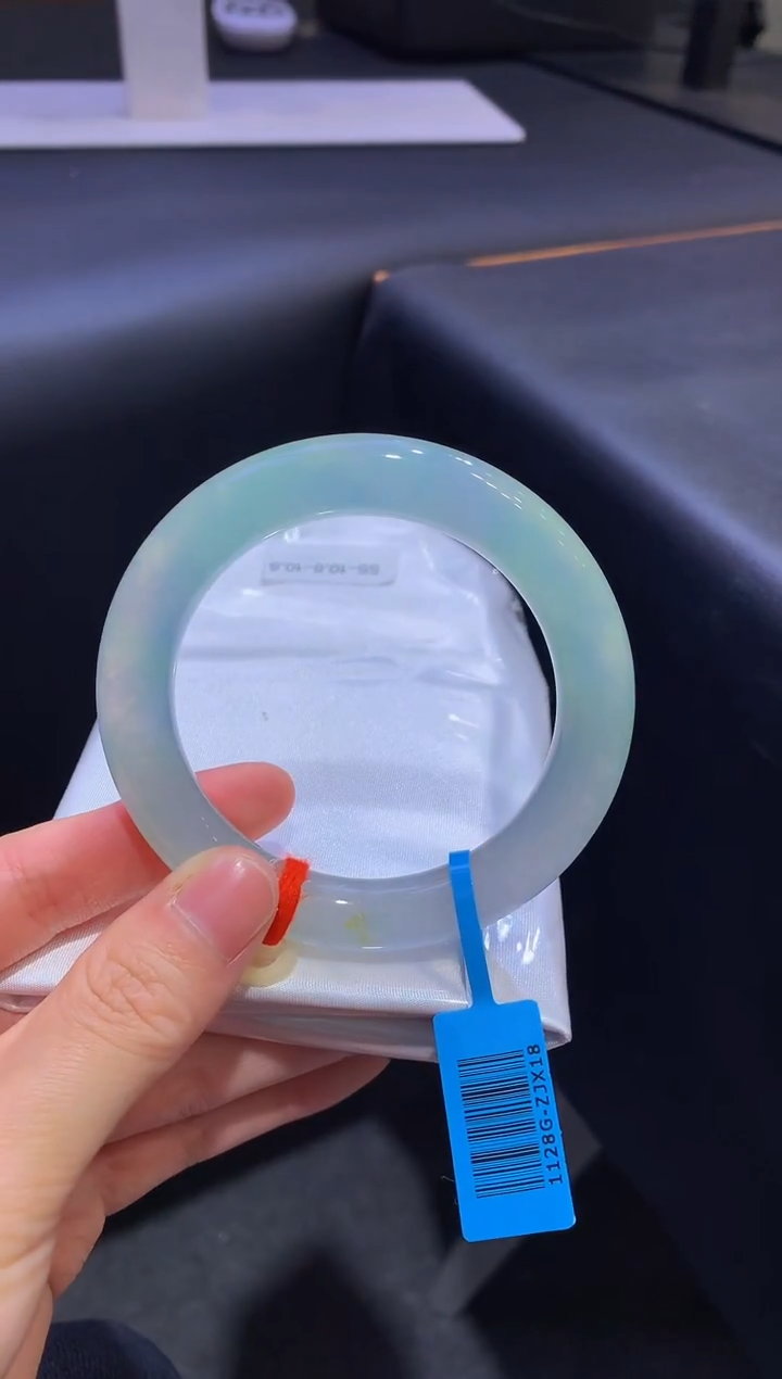 未镶嵌手镯翡翠小冰种起杠圆条手镯