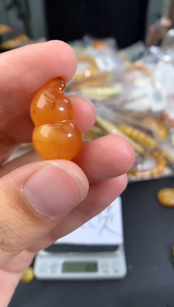 蜜蜡未镶嵌珠宝奇石1