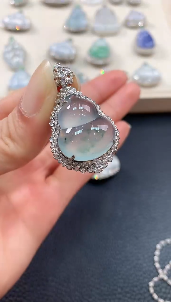 【闪购商品】翡翠吊坠(不含链)18K金镶嵌b208       