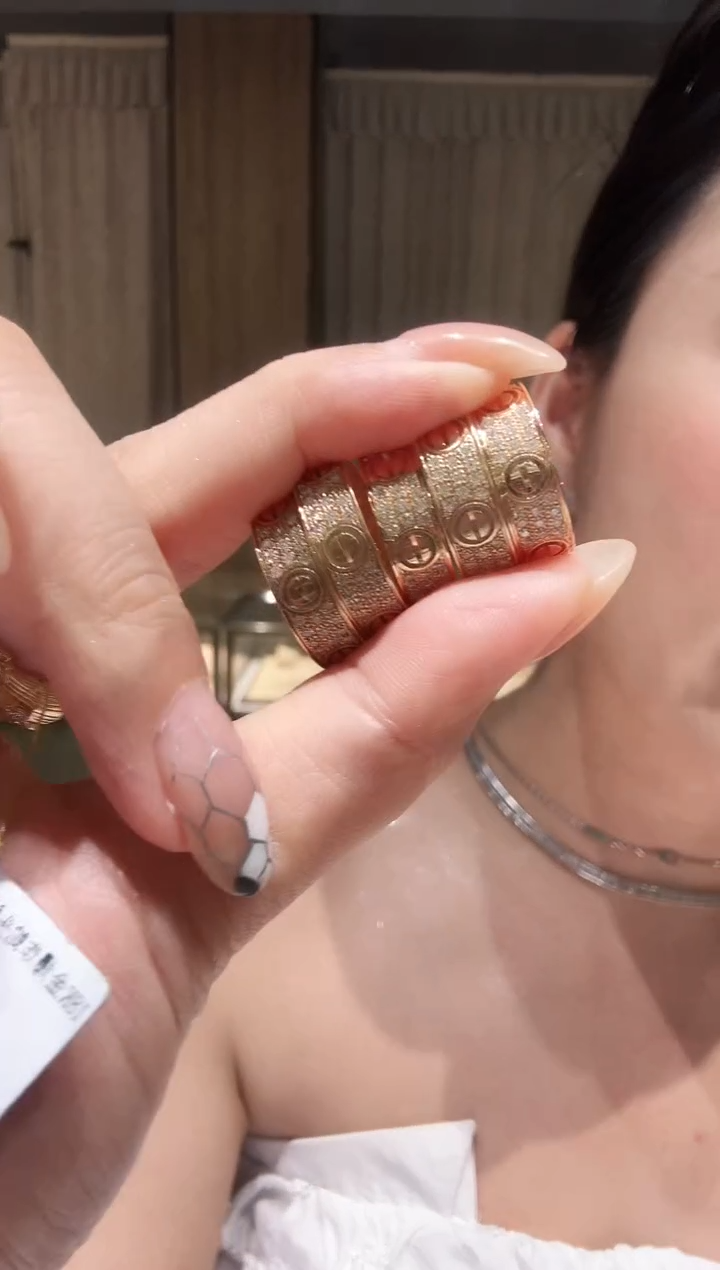 18K金镶嵌戒指钻石宽版满天星多样性发其一