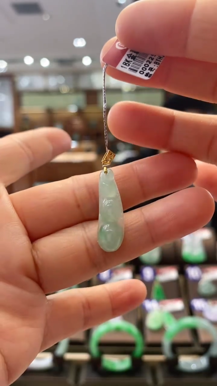 【闪购商品】翡翠颈饰18K金镶嵌福豆
