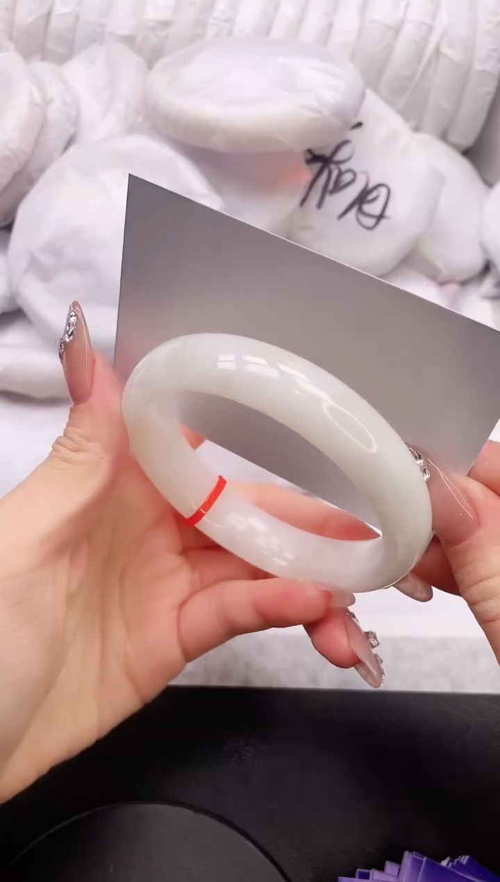 【闪购商品】和田玉手镯未镶嵌25K430-60