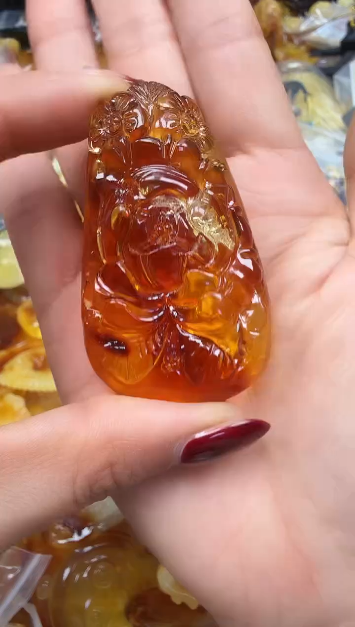 裸石琥珀未镶嵌如图