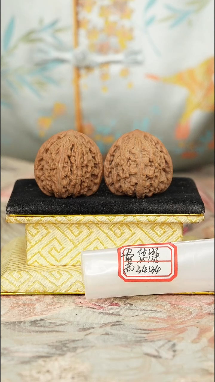 【闪购商品】文玩核桃把件密纹狮子头