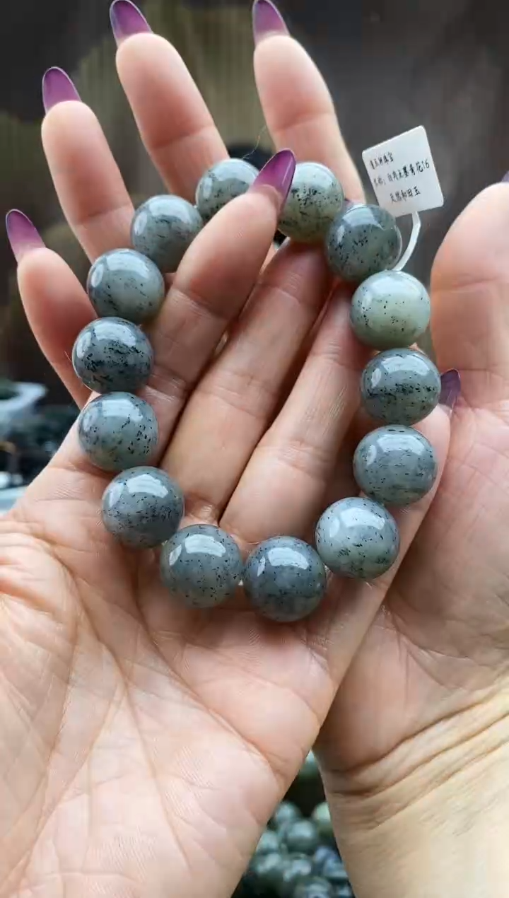 未镶嵌手串和田玉白肉点墨青花16