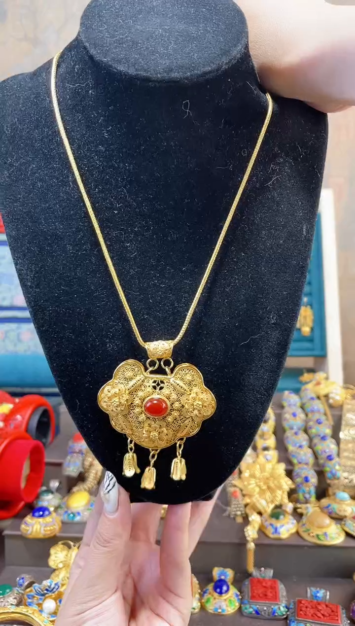 【闪购商品】非遗绝技花丝镶嵌吊坠如意锁