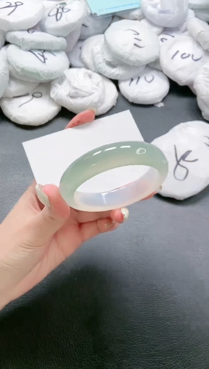 【闪购商品】石英质玉手镯未镶嵌 22L196-55