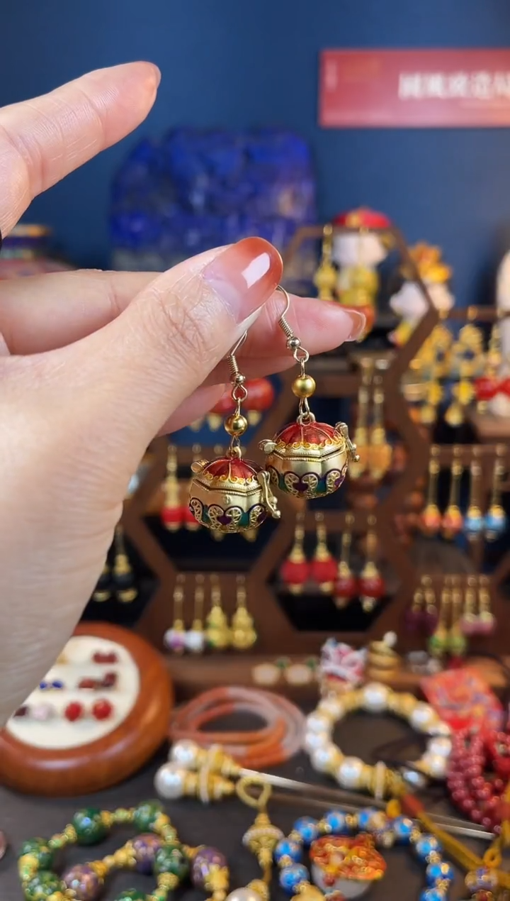 【闪购商品】柿柿如意珐琅耳钩