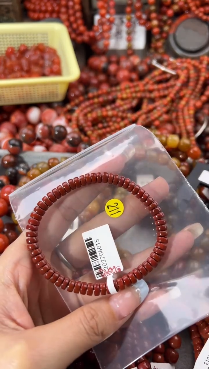 未镶嵌手串南红玛瑙6+