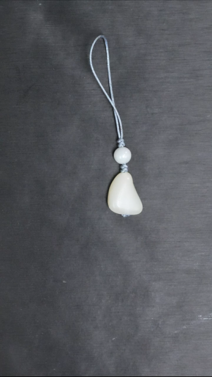 【闪购商品】和田玉吊坠(不含链)未镶嵌3.7克和田玉原石