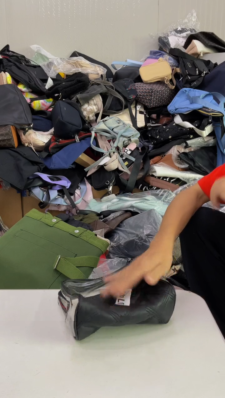 1工厂外贸库存尾货瑕疵女士包