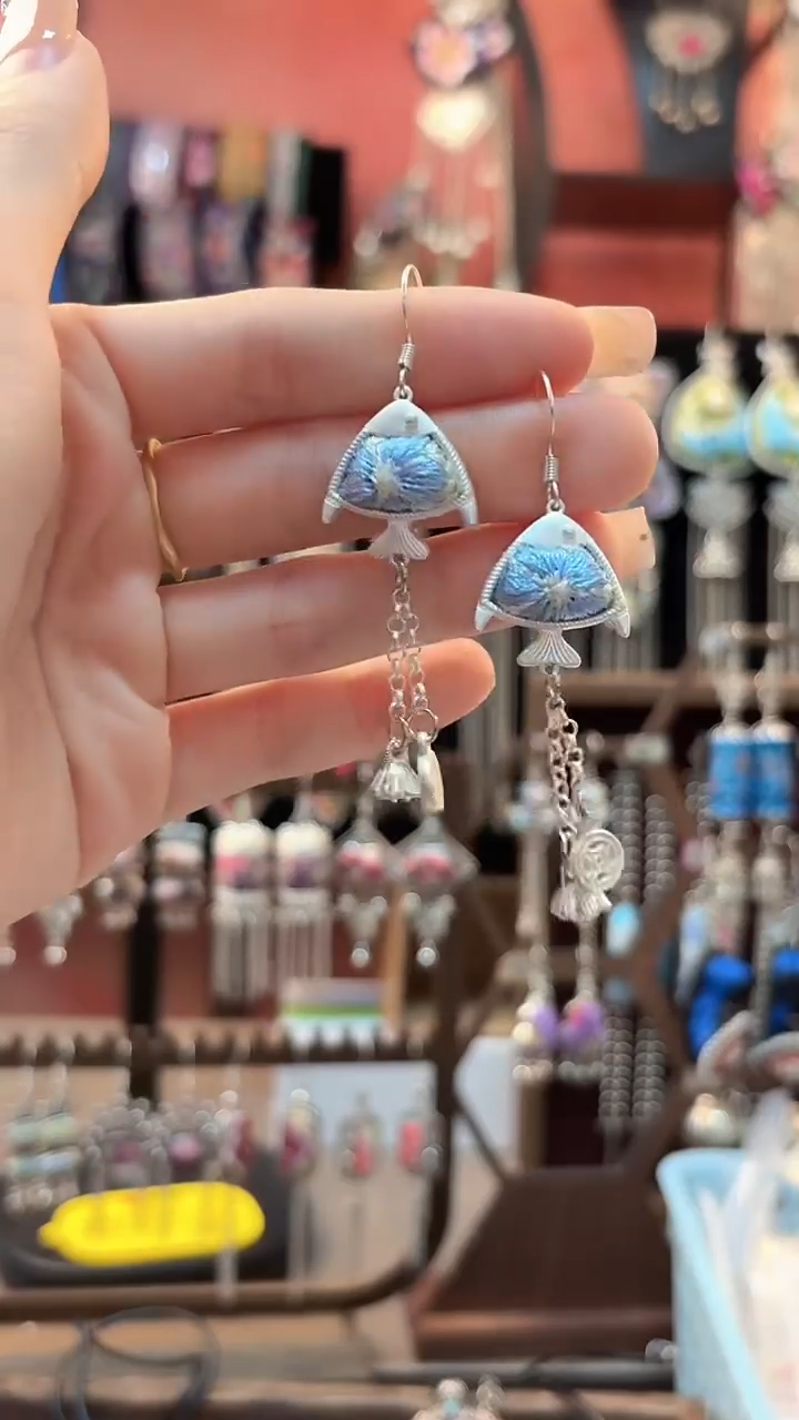 织绣 云织谣民族风精美饰品   218