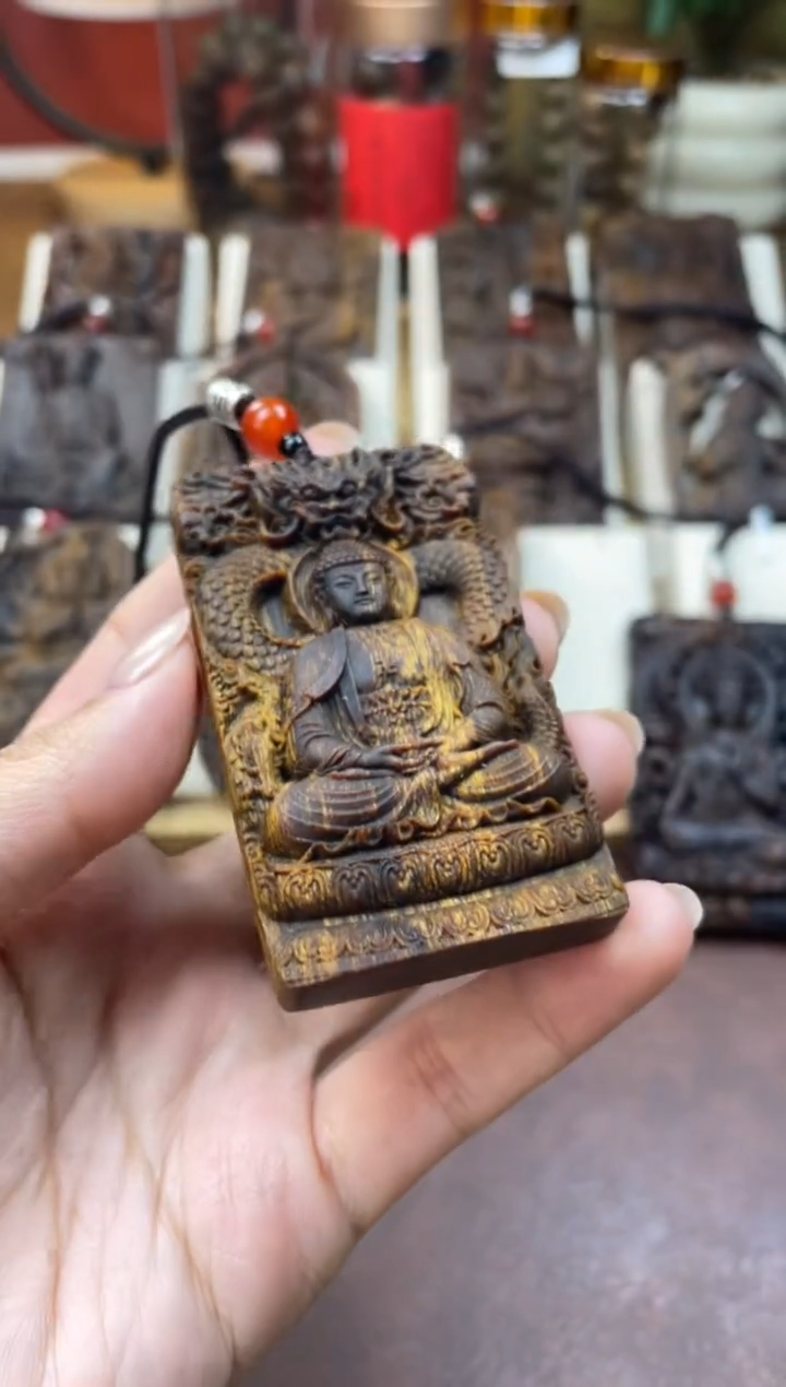 木木雕款芽庄  御龙 盘坐如来 7cm 送养香瓶