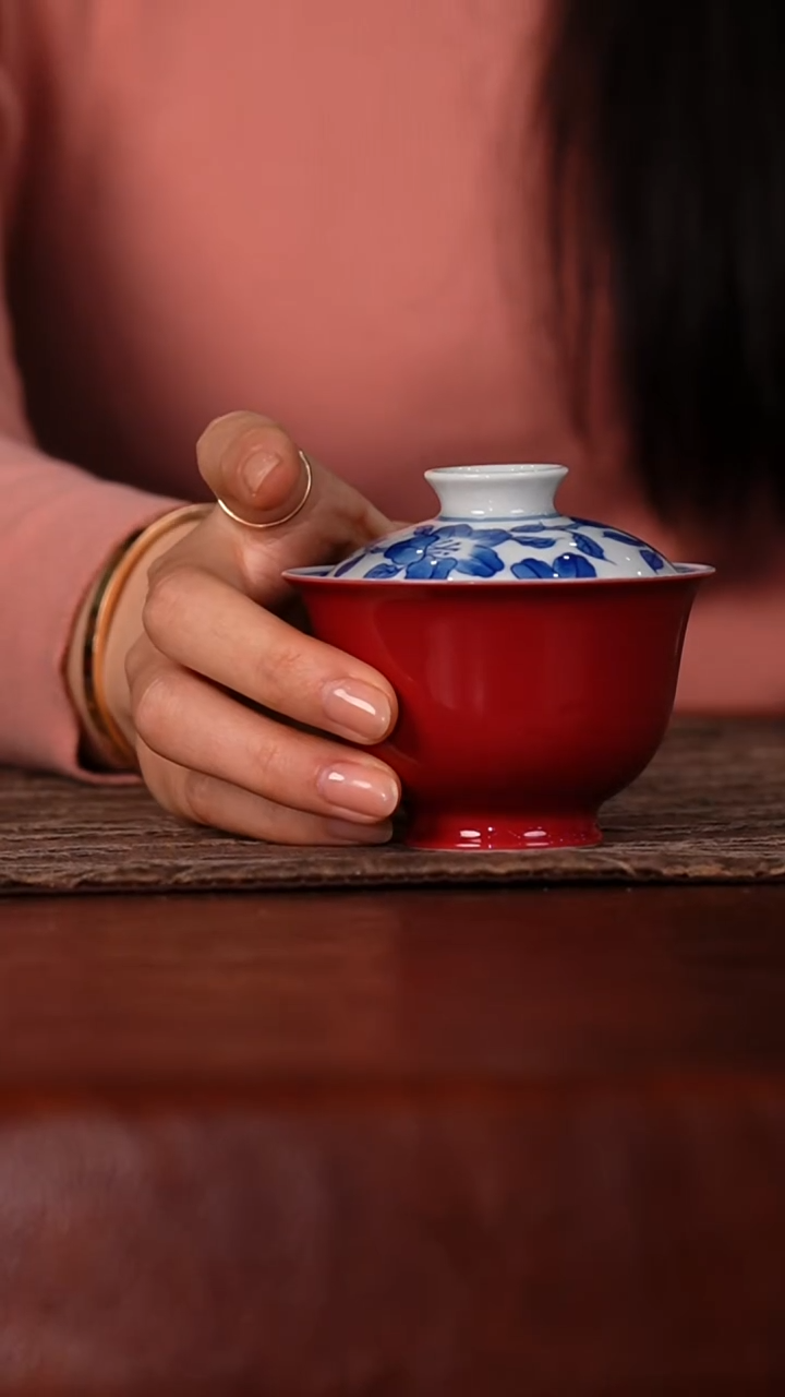 瓷瓷姑娘立勤堂红釉里金盖碗