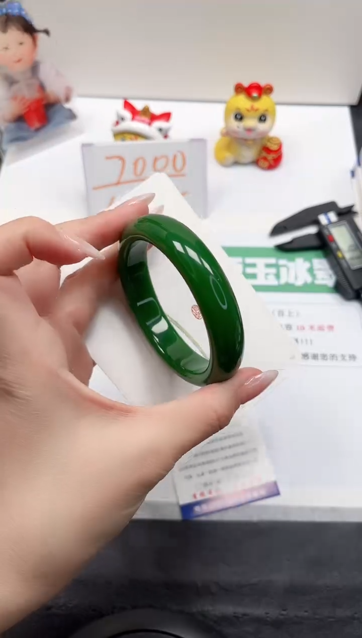 【闪购商品】石英质玉手镯未镶嵌152-58