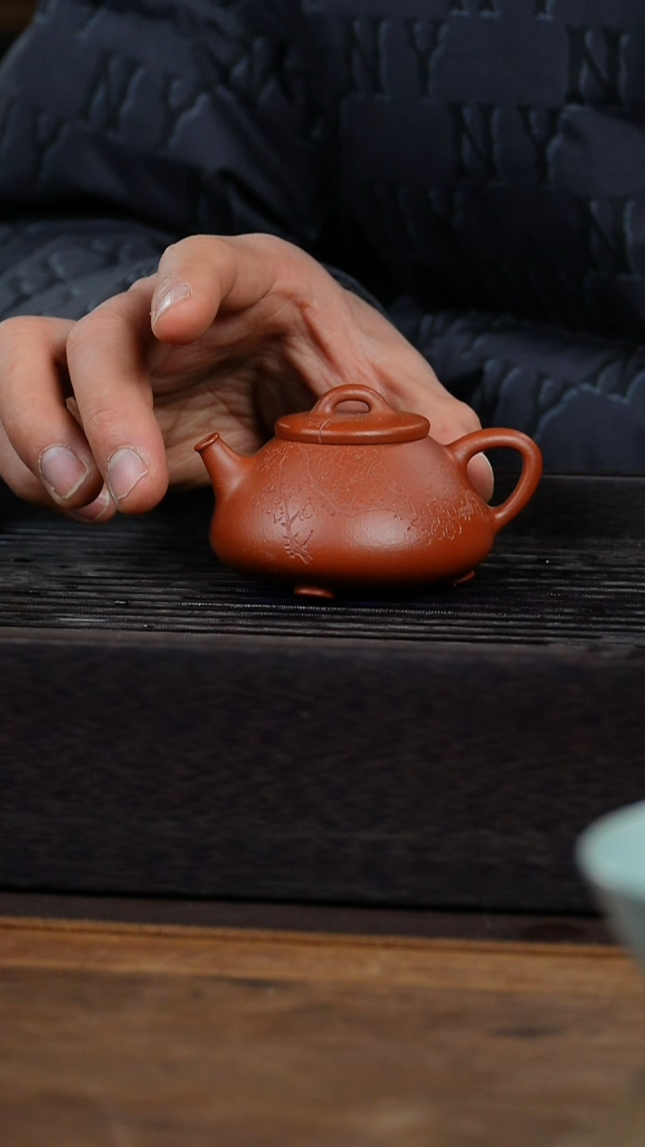 【闪购商品】紫砂茶壶90C     小心舟