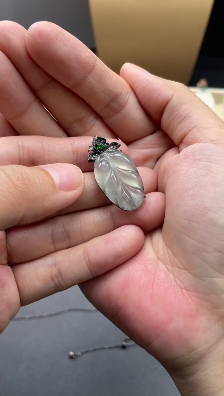 【闪购商品】翡翠颈饰18K金镶嵌19........