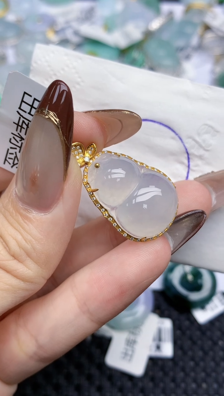 颈饰18K金镶嵌翡翠126   天然翡翠A货  百元以上9米证书费自理