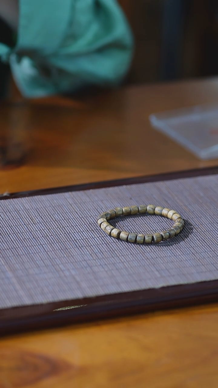 手串沉香桶珠单串4克左右