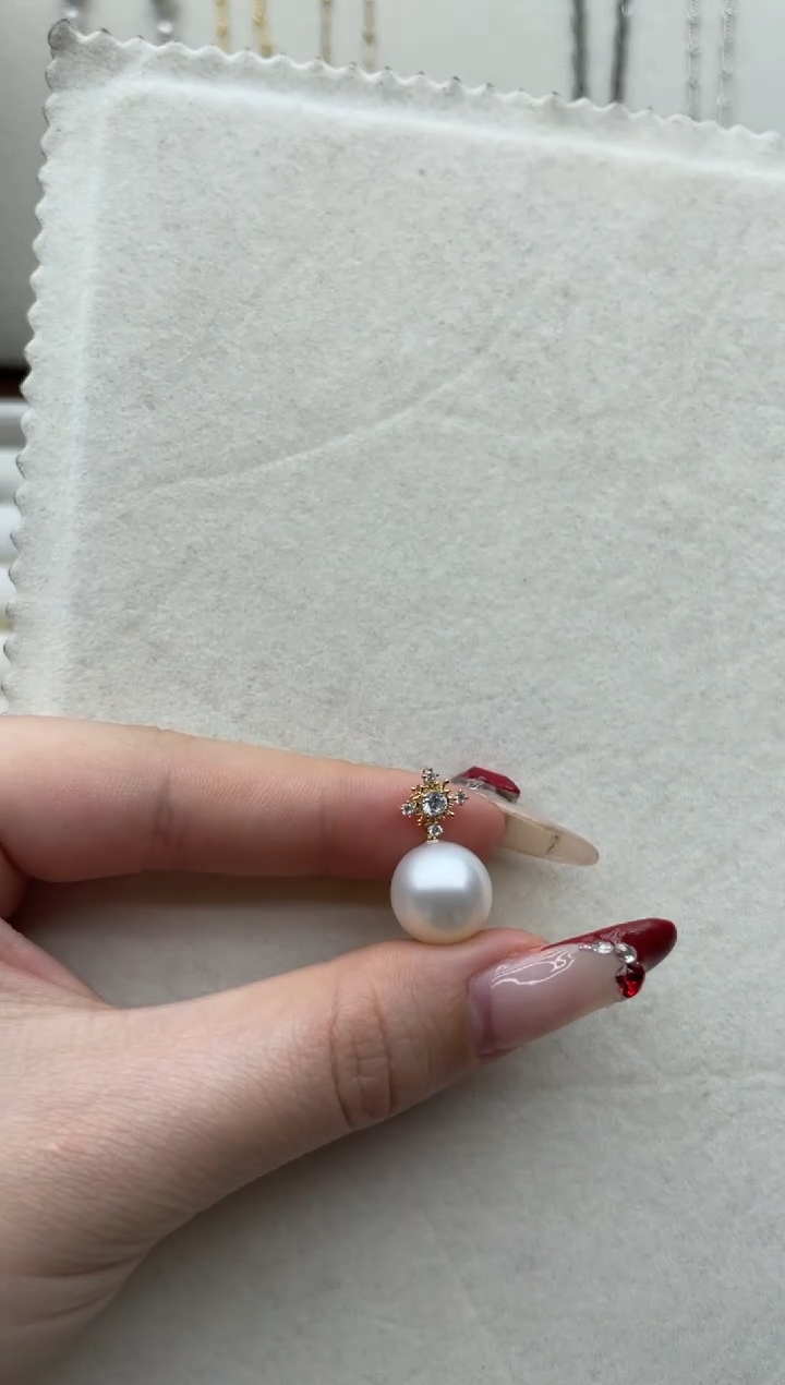 【闪购商品】海水珍珠吊坠18K金镶嵌A25