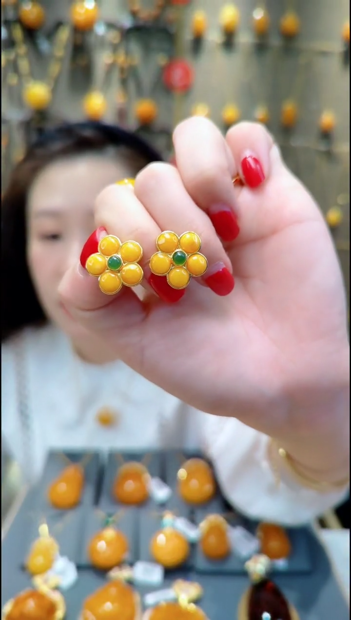 【闪购商品】蜜蜡耳饰银S925镀金镶嵌H986蜜蜡耳坠